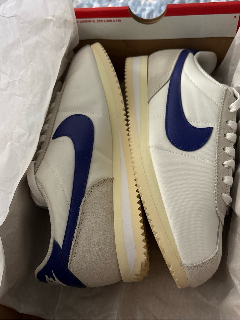 Nike Cortez Woemen’s size 9 Retro Runner Sneakers - White & Dark Blue